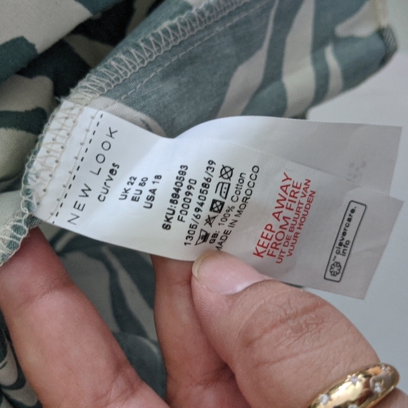 New Look Curve Zebra Print Top - Picture 4 of 4